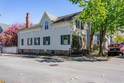90 Walden St, New Bedford, MA 02740