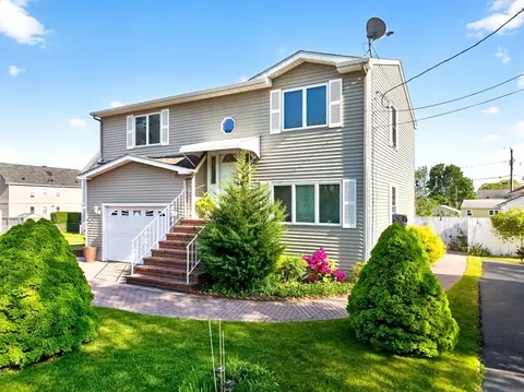 56 Schofield St, New Bedford, MA 02740