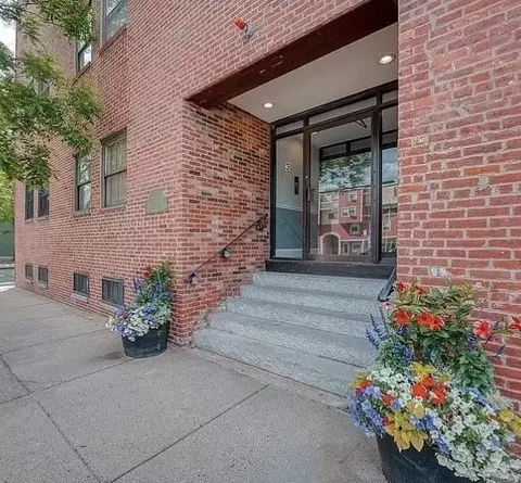 3 Essex St #10, Boston, MA 02129