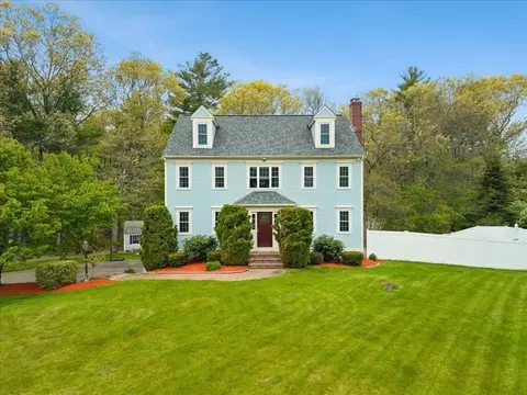 2 Furlong Cir, Lakeville, MA 02347