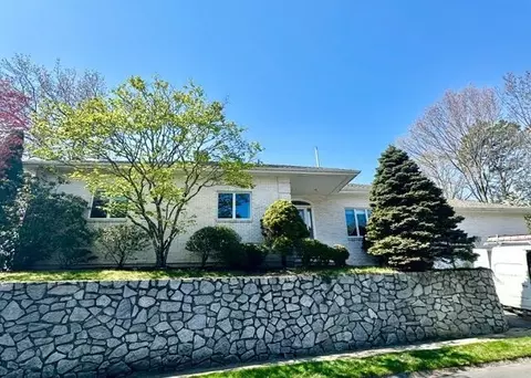 66 Nells Pond Rd, Lynn, MA 01904