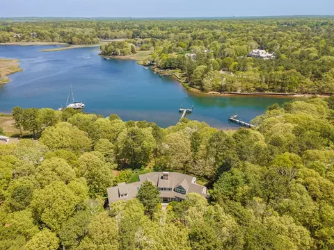 476 Baxters Neck Rd, Marstons Mills, MA 02648