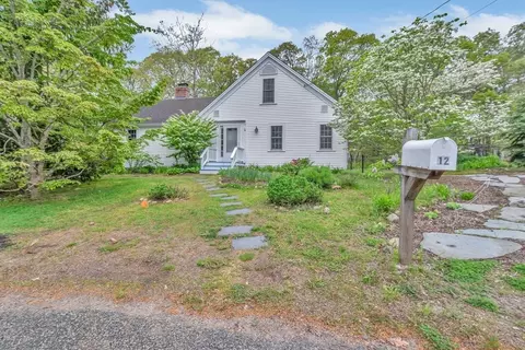 12 Maple Ln, Harwich, MA 02645