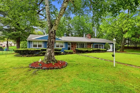 87 Squire Ln, Springfield, MA 01118 photo 4