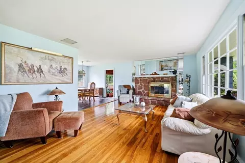 87 Squire Ln, Springfield, MA 01118 photo 6