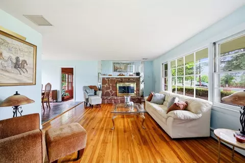87 Squire Ln, Springfield, MA 01118 photo 7