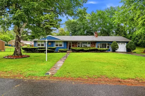 87 Squire Ln, Springfield, MA 01118 photo 3