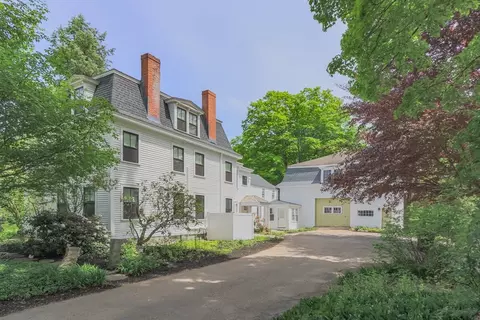 96 Hollis St, Groton, MA 01450