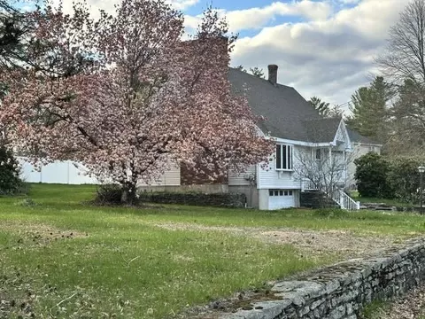 14 Dale Ave, Dracut, MA 01826