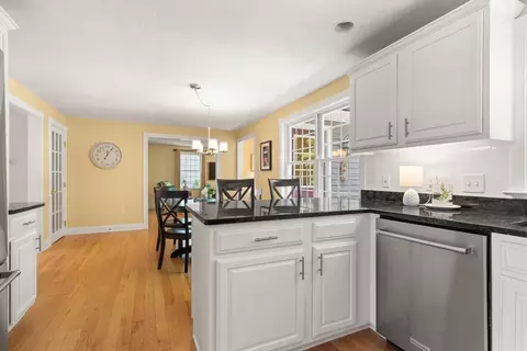 Kitchen - 67 Bridle Path, Franklin, MA 02038 photo 2 of 3