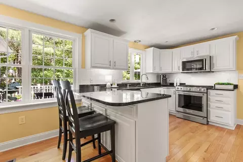 Kitchen - 67 Bridle Path, Franklin, MA 02038 photo 1 of 3