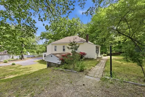 83 Shore Dr, Auburn, MA 01501