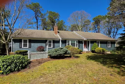 85 Collingwood Dr, Yarmouth, MA 02675