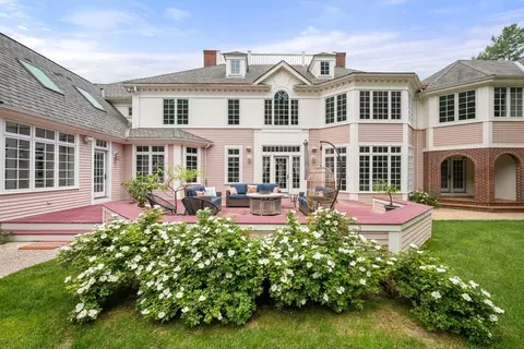 Exterior - 5 Hamlins Xing, Dover, MA 02030 photo 4 of 9