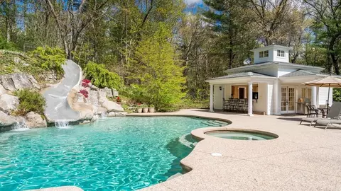 Exterior - 5 Hamlins Xing, Dover, MA 02030 photo 6 of 9