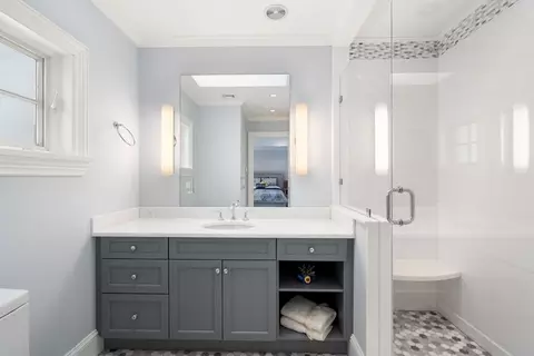 Bath - 5 Hamlins Xing, Dover, MA 02030 photo 4 of 6