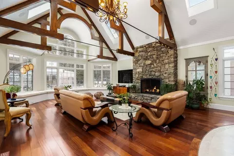 Living - 5 Hamlins Xing, Dover, MA 02030 photo 1 of 4