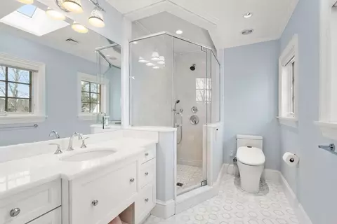 Bath - 5 Hamlins Xing, Dover, MA 02030 photo 5 of 6