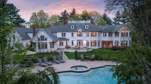 Exterior - 5 Hamlins Xing, Dover, MA 02030 photo 9 of 9