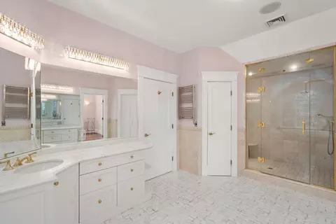 Bath - 5 Hamlins Xing, Dover, MA 02030 photo 2 of 6