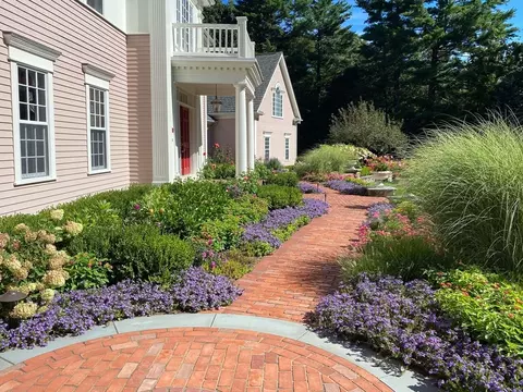 Exterior - 5 Hamlins Xing, Dover, MA 02030 photo 5 of 9