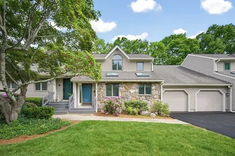 5 Magnolia Dr #5, Franklin, MA 02038