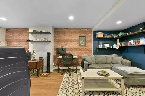 164 F St #4, Boston, MA 02127