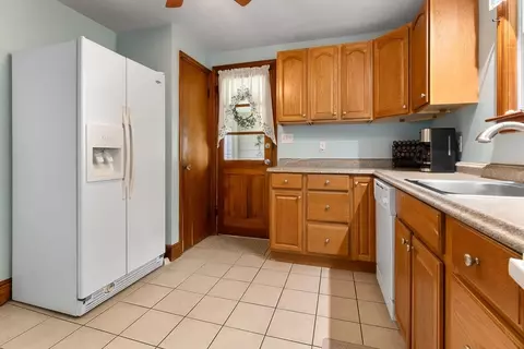 22 Burley St, Danvers, MA 01923 photo 10