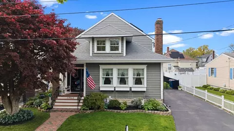 23 Milton St, New Bedford, MA 02740