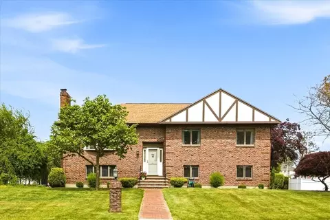 27 Feeney Rd, Norwood, MA 02062