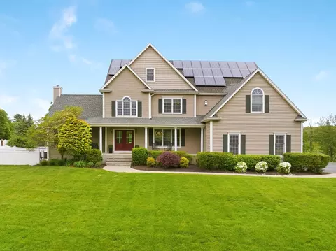 65 Rhodes St, Plainville, MA 02762