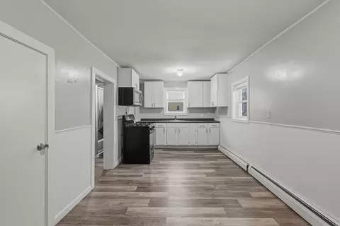 Entry Way - 144 Choate St, Fall River, MA 02723 photo 4 of 5