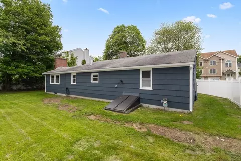 Exterior - 5 Phoenix St, Worcester, MA 01604 photo 9 of 13
