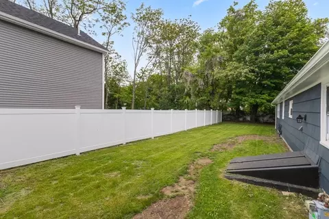 Exterior - 5 Phoenix St, Worcester, MA 01604 photo 10 of 13