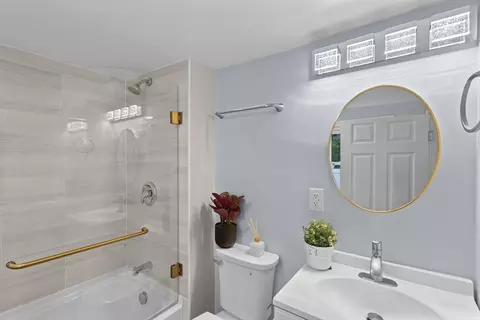 Bath - 5 Phoenix St, Worcester, MA 01604 photo 1 of 1