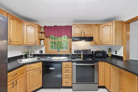 28 Camile Rd, Webster, MA 01570 photo 8