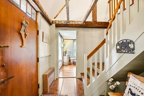 Entry Way - 52 Elm St, Upton, MA 01568 photo 2 of 3