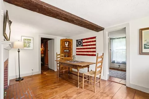 Dining - 52 Elm St, Upton, MA 01568 photo 1 of 5