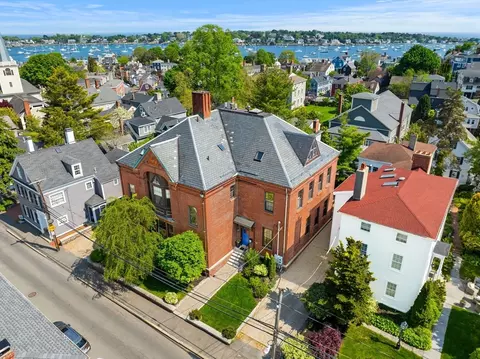 44 Pleasant St #1, Marblehead, MA 01945