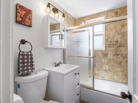 Bath - 8 Walnut St #28, Everett, MA 02149 photo 1 of 1