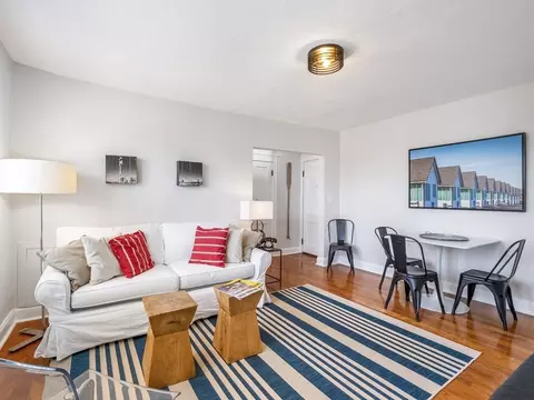 Living - 8 Walnut St #28, Everett, MA 02149 photo 2 of 5