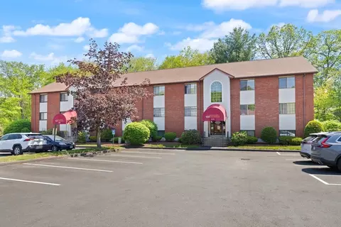 1510 Skyline Dr #12, Lowell, MA 01854