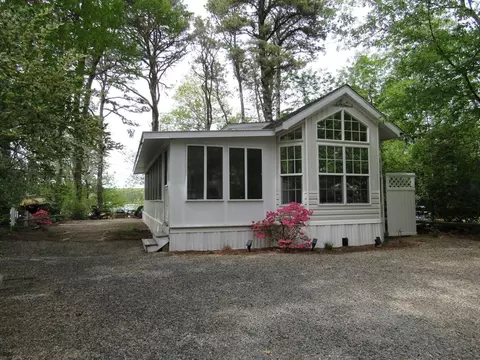 185 Cotuit Rd #C-17, Sandwich, MA 02563