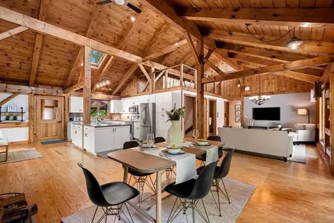 Dining - 3 Whitman Pl, Beverly, MA 01915 photo 1 of 3