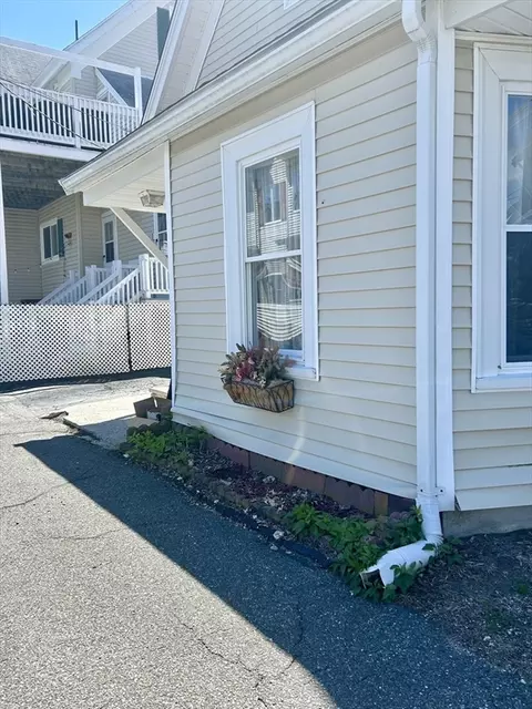 21 Harold Ave, Gloucester, MA 01930 photo 3