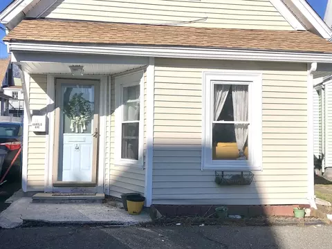 21 Harold Ave, Gloucester, MA 01930