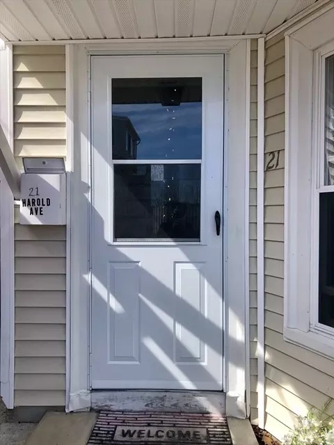 21 Harold Ave, Gloucester, MA 01930 photo 2