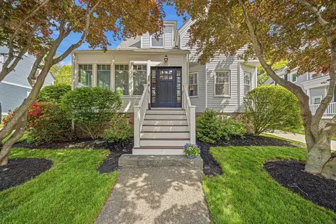 55 Hobart Ave, Braintree, MA 02184