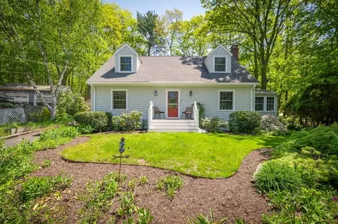 43 Woodward Ave, Gloucester, MA 01930