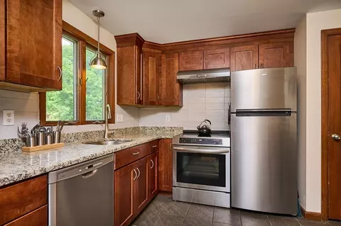 10 Robin Rd, Easthampton, MA 01027 photo 11